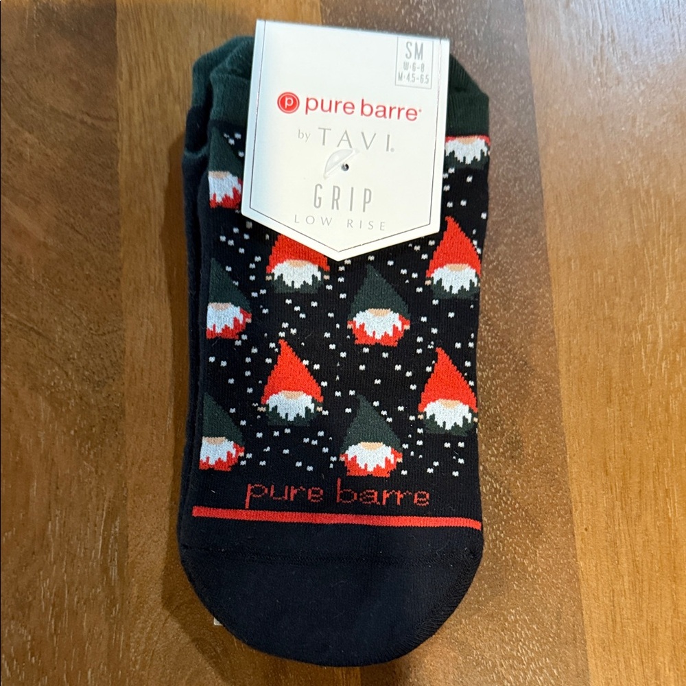 🎁🎁🎁🎅🎅Pure Barre Gnomies! Festive Black Grip Socks